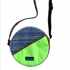 Round hiking bag